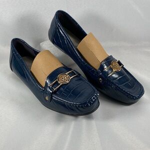 Anne Klein iflex navy blue loafer gold logo 7.5 . Great condition.